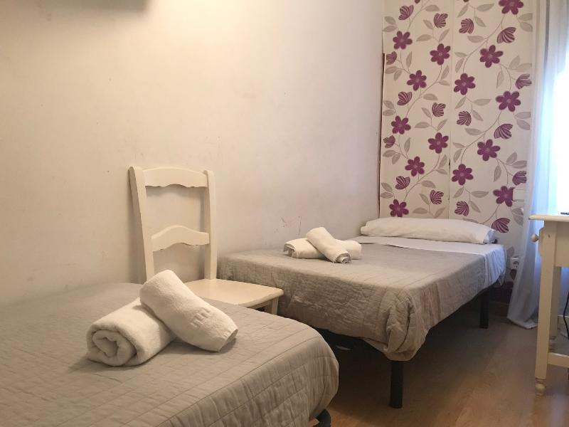Hostal La Estrella Madrid Bagian luar foto