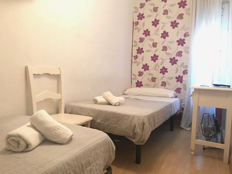 Hostal La Estrella Madrid Bagian luar foto