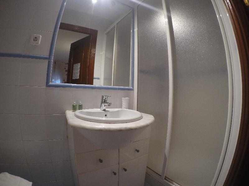 Hostal La Estrella Madrid Bagian luar foto