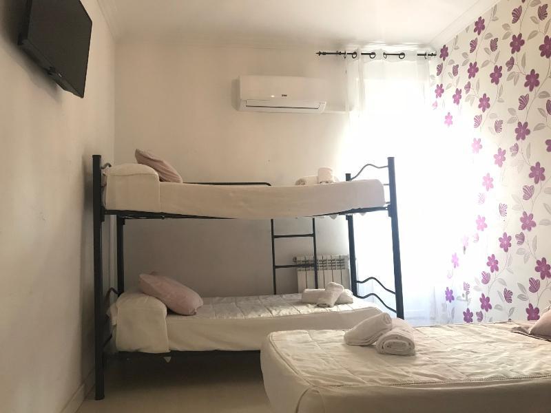 Hostal La Estrella Madrid Bagian luar foto