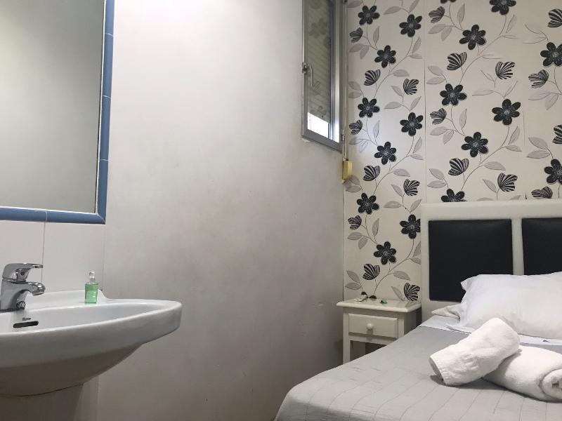 Hostal La Estrella Madrid Bagian luar foto