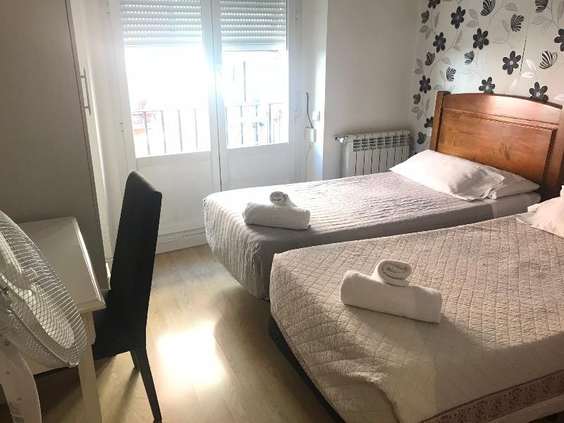 Hostal La Estrella Madrid Bagian luar foto
