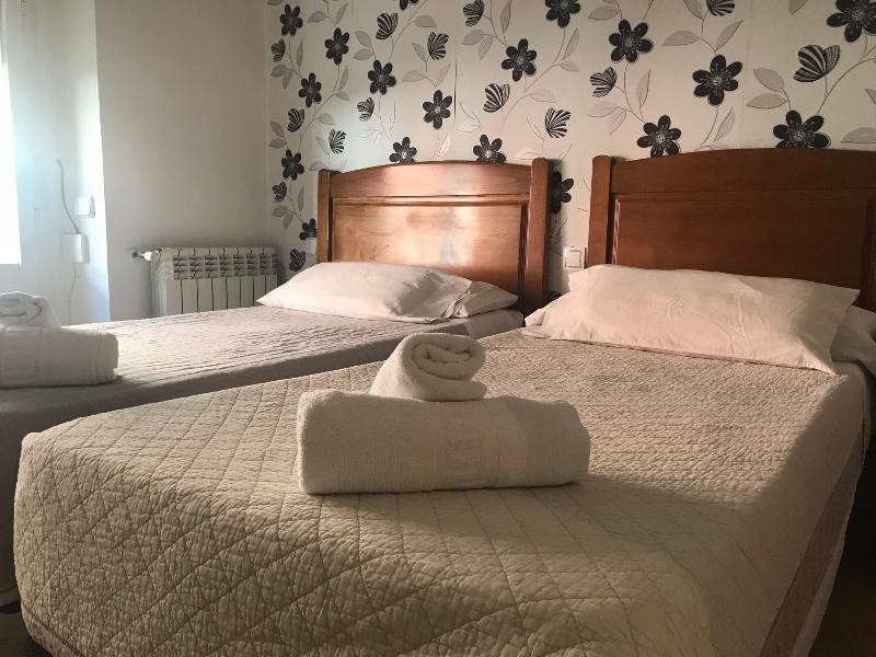 Hostal La Estrella Madrid Bagian luar foto